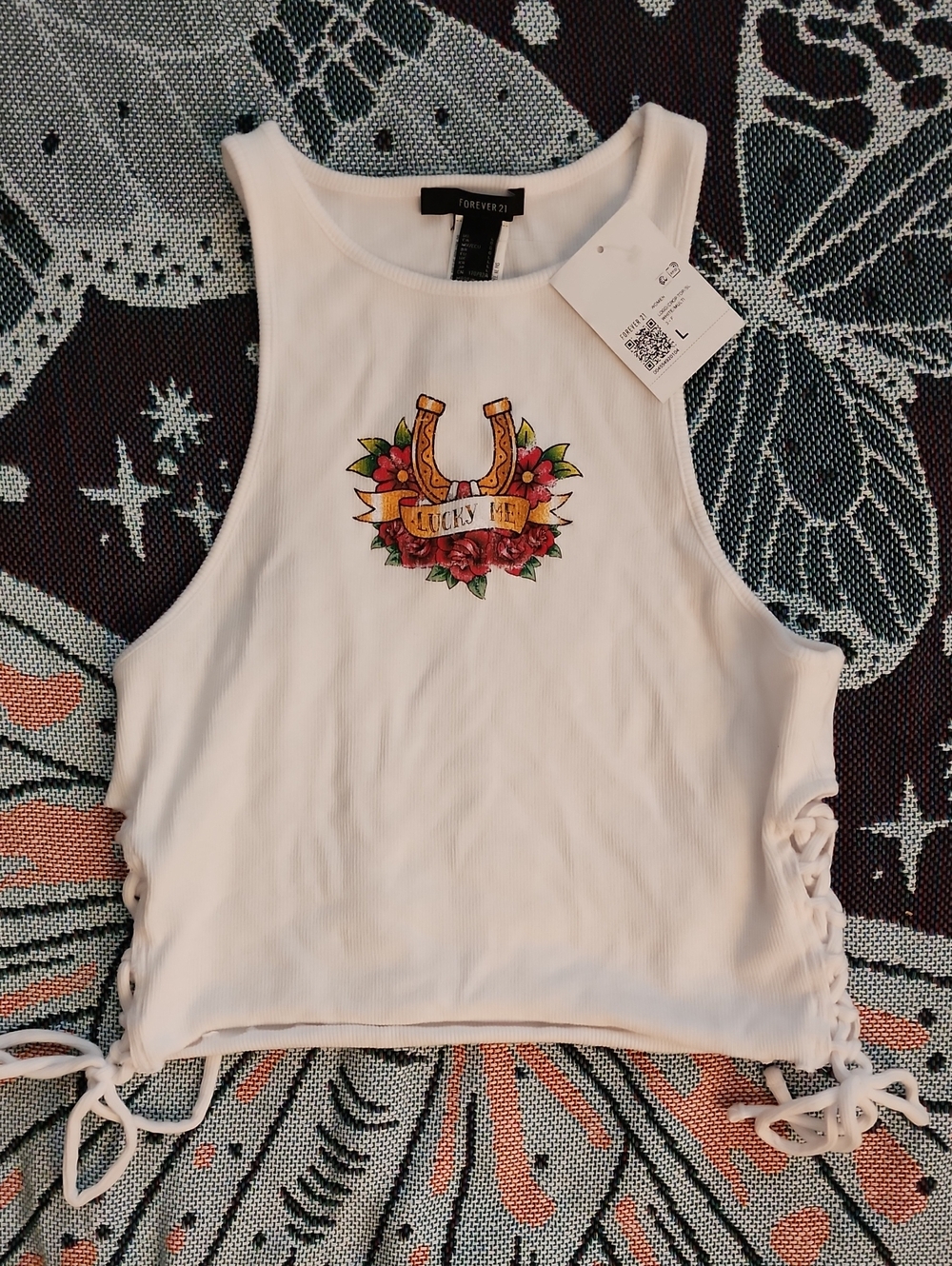 Forever 21 White Cropped Ribbed Tank with Faded Horseshoe Graphic – Size L